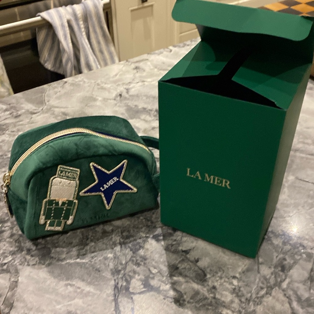 La Mer Velvet Makeup Pouch
